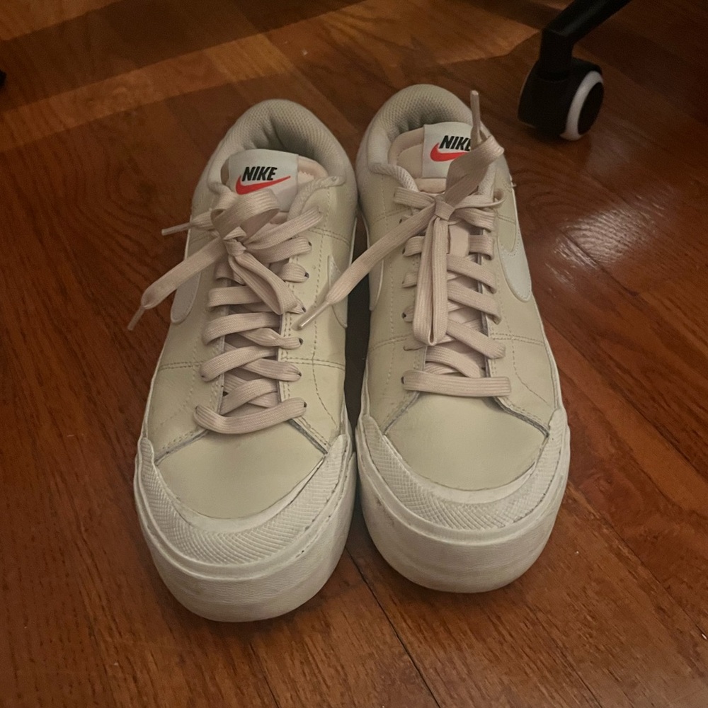 Platform Nike